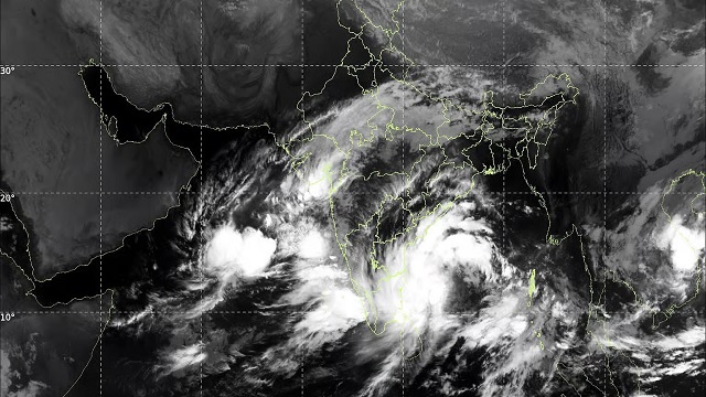 ଗୋପାଳପୁରର ଠାରୁ ୮୫୦ କିଲୋମିଟର ଦୂରରେ ବାତ୍ୟା ମୋନ୍ଥା, ୨୮ ରାତି ମଧ୍ୟରେ ଲ୍ଯାଣ୍ଡଫଲ କରିବ