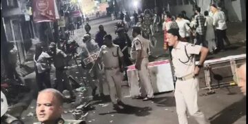 କଟକ ଭସାଣିରେ  ୨ ଗୋଷ୍ଠୀ ମଧ୍ୟରେ ସଂଘର୍ଷ, ୫ ଘଣ୍ଟା ବନ୍ଦ ରହିଲା ମେଲାଣି