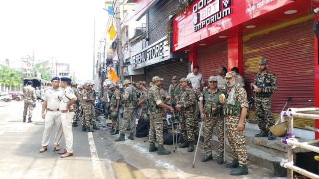 କର୍ଫ୍ୟୁ ହଟିବା ପରେ କଟକକୁ ଫେରୁଛି ଶାନ୍ତି, ଛକ ଛକରେ ପଇଁତରା ମାରୁଛି ପୋଲିସ