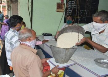 ଇ-କେୱାଇସି କରିନଥିଲେ ନ‌ଭେମ୍ବରରୁ ମିଳିବନି ଚାଉଳ, ୧୫ ଲକ୍ଷରୁ ଅଧିକ ହିତାଧିକାରୀ ହୋଇନାହାନ୍ତି ସାମିଲ