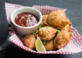 ଷ୍ଟେସନରେ ହେଲାନି UPI ପେମେଣ୍ଟ, ଘଣ୍ଟା ଦେଇ ନେଲେ ସିଙ୍ଗଡ଼ା