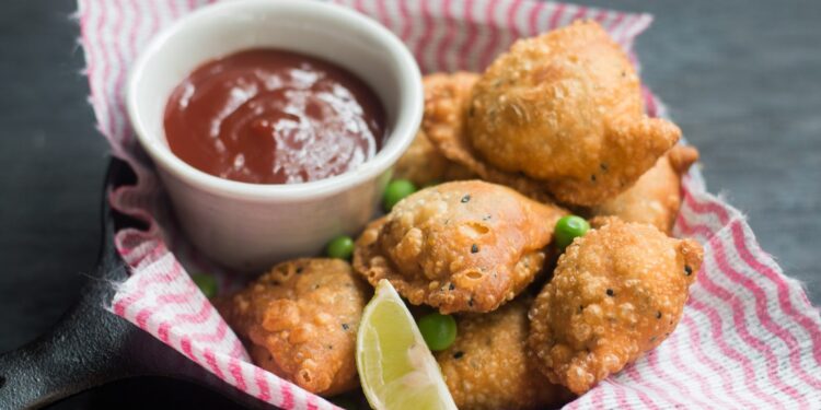 ଷ୍ଟେସନରେ ହେଲାନି UPI ପେମେଣ୍ଟ, ଘଣ୍ଟା ଦେଇ ନେଲେ ସିଙ୍ଗଡ଼ା