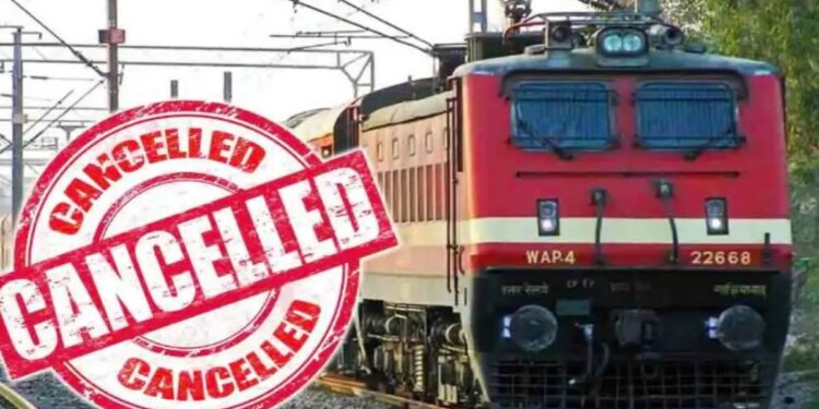 ଆନ୍ଧ୍ରରେ ତାଣ୍ଡବ କରିବ ବାତ୍ୟା ମୋନ୍ଥା, ୬୫ଟି ପାସେଞ୍ଜର ଏବଂ ଏକ୍ସପ୍ରେସ ଟ୍ରେନ୍ ବାତିଲ