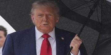 ପୁଟିନଙ୍କୁ ଟ୍ରମ୍ପଙ୍କ ଧମକ, ଯୁଦ୍ଧ ବନ୍ଦ ନ କଲେ ୟୁକ୍ରେନକୁ ଦେବେ ଟୋମାହକ୍ ମିସାଇଲ