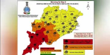 ବାତ୍ୟା ପାଇଁ ୱାର୍ଣ୍ଣିଂ ଜାରି କଲା ପାଣିପାଗ ବିଭାଗ, ଆନ୍ଧ୍ରରେ ହିଟ୍ କରିବ ମୋନ୍ଥା