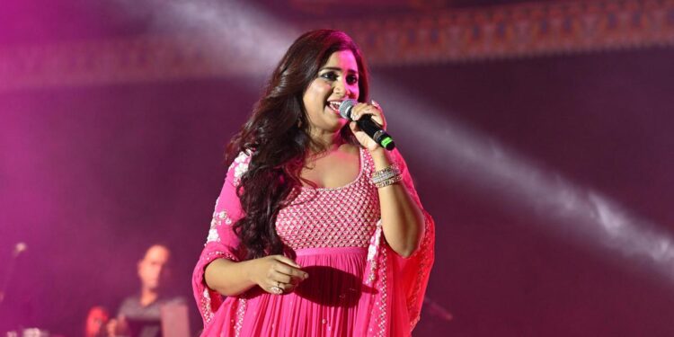 ଆଜି ସରୁଛି କଟକର ଐତିହାସିକ ବାଲିଯାତ୍ରା, ବଲିଉଡ ସିଙ୍ଗର୍ ଶ୍ରେୟା ଘୋଷାଲଙ୍କ ଗୀତରେ ଝୁମିବେ ଦର୍ଶକ