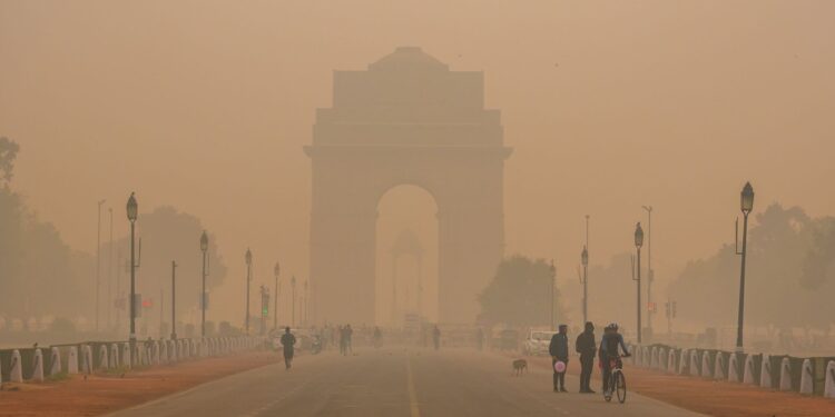 ଦିଲ୍ଲୀ ପ୍ରଦୂଷଣକୁ ଦେଖି ନିଷ୍ପତ୍ତି; ୫୦% କର୍ମଚାରୀଙ୍କୁ ଘରୁ କାମ କରିବାକୁ ନିର୍ଦ୍ଦେଶ