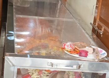 ଫ୍ରିଜରେ ରହିଛି ଶବ, ଗ୍ରାମରେ ଉତେଜନା