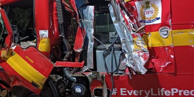 ଅଗ୍ନିଶମ ବାହିନୀ ଗାଡ଼ି ଦୁର୍ଘଟଣା, ଅଗ୍ନିଶମ ବାହିନୀର ୪ ଯବାନ ଗୁରୁତର ଆହତ