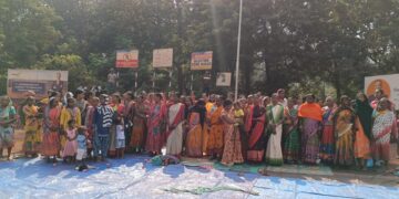ରୋଜଗାର ଦାବିରେ ଗ୍ରାମବାସୀଙ୍କ କାଶିଆ ଜିନ୍ଦଲ ଖଣି ସମ୍ମୁଖରେ ଧାରଣା