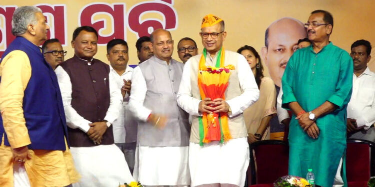 ବିଜେଡିକୁ ଶକ୍ତ ଧକ୍କା; ବିଜେପିରେ ମିଶିଲେ ଅମର ପଟ୍ଟନାୟକ