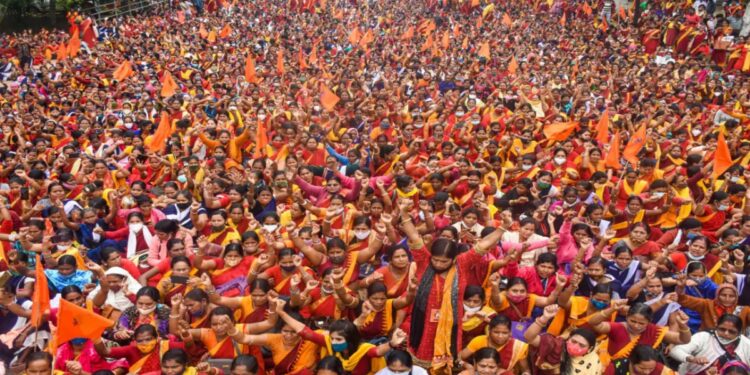 ରାଜଧାନୀର ରାଜରାସ୍ତାରେ ଅଙ୍ଗନବାଡ଼ି କର୍ମୀଙ୍କ ବିକ୍ଷୋଭ, ୧୧ ଦଫା ଦାବି