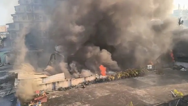 କୋଲକତାରେ ଭୟାବହ ଅଗ୍ନିକାଣ୍ଡ, କାରଣ ଅସ୍ପଷ୍ଟ…