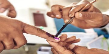 ନୂଆପଡ଼ା ଉପନିର୍ବାଚନ ପାଇଁ ଚାଲିଛି ମତଦାନ, ପ୍ରାର୍ଥୀଙ୍କ ଭାଗ୍ୟ ନିର୍ଦ୍ଧାରଣ କରୁଛନ୍ତି ପ୍ରାୟ ଅଢେଇ ଲକ୍ଷ ଭୋଟର