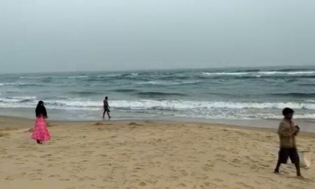 ବେଲେଶ୍ଵର ବେଳାଭୂମିରେ ଅଘଟଣ, ପିକନିକ୍ ଆସି ସମୁଦ୍ରରେ ବୁଡ଼ି ଛାତ୍ରୀ ମୃତ