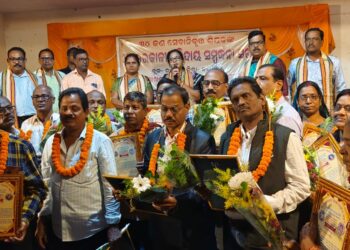 ୩୪ ଜଣ ଶିକ୍ଷକ ଶିକ୍ଷ୍ୟୟତ୍ରୀଙ୍କୁ ସେବା ନିବୃତ୍ତ ସମ୍ବର୍ଦ୍ଧନା