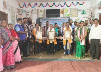 ପଢ଼ି ଗଢ଼ିଥିବା ଗୁରୁମାନଙ୍କୁ ସଲାମ: ନରସିଂହପୁର କ୍ଲଷ୍ଟରରେ ଭାବଗମ୍ଭୀର ବିଦାୟ ସମାରୋହ, ଚକ୍ଷୁରେ ଲୁହ, ହୃଦୟରେ ଗର୍ବ: ଚାରି ଶିକ୍ଷକଙ୍କୁ ଅବସର ଓ ବିଦାୟ ସମ୍ବର୍ଦ୍ଧନା