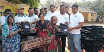 ଧରିତ୍ରୀ ମାତା ପାଇଁ ‘ରବିବାର’ କାର୍ଯ୍ୟକ୍ରମ : ବୃକ୍ଷରୋପଣ, ପରିବେଶ ସଚେତନତା ସହ ଅସହାୟଙ୍କୁ ଶୀତବସ୍ତ୍ର ବଣ୍ଟନ