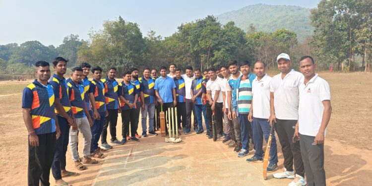 ସାମ୍ବାଦିକ ଓ ପୋଲିସଙ୍କର ବନ୍ଧୁତ୍ୱପୂର୍ଣ୍ଣ କ୍ରିକେଟ ମ୍ୟାଚ, ଲିଟୁଙ୍କ ବିସ୍ଫୋରକ ବ୍ୟାଟିଙ୍ଗରେ ପୋଲିସ ଏକାଦଶ ବିଜୟୀ