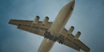 KLM ଫ୍ଲାଇଟକୁ ବୋମା ଧମକ, ଯାଞ୍ଚ ପରେ କିଛି ସନ୍ଦେହଜନକ ବସ୍ତୁ ମିଳିନଥିବା ସୂଚନା