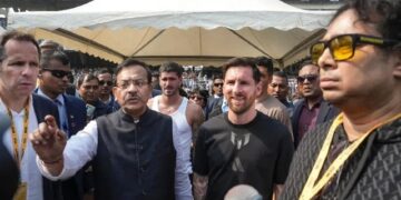 ଲିଓନେଲ ମେସିଙ୍କ କାର୍ଯ୍ୟକ୍ରମ ବିଭ୍ରାଟ, ଇସ୍ତଫା ଦେଲେ ପଶ୍ଚିମବଙ୍ଗ ଖେଳମନ୍ତ୍ରୀ