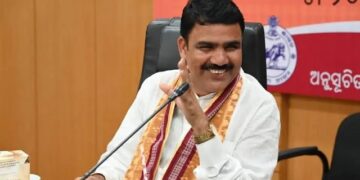 ଆନ୍ଦୋଳନକାରୀ ଶିକ୍ଷକଙ୍କୁ ଗଣଶିକ୍ଷା ମନ୍ତ୍ରୀଙ୍କ କଡ଼ା ଚେତାବନୀ, ଅମାନିଆ ହେଲେ କାର୍ଯ୍ୟାନୁଷ୍ଠାନ ହେବ