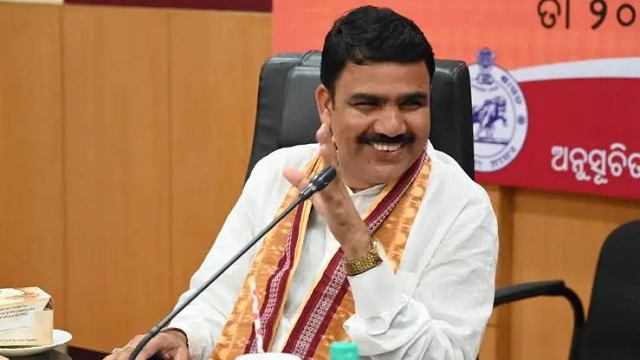 ଆନ୍ଦୋଳନକାରୀ ଶିକ୍ଷକଙ୍କୁ ଗଣଶିକ୍ଷା ମନ୍ତ୍ରୀଙ୍କ କଡ଼ା ଚେତାବନୀ, ଅମାନିଆ ହେଲେ କାର୍ଯ୍ୟାନୁଷ୍ଠାନ ହେବ