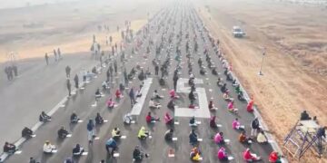 ହୋମ ଗାର୍ଡ ପରୀକ୍ଷା : ୧୮୩ ପଦ ପାଇଁ ୮ହଜାର ପରୀକ୍ଷାର୍ଥୀ, ଏୟାରଷ୍ଟ୍ରିପରେ ବସି ଦେଲେ ପରୀକ୍ଷା