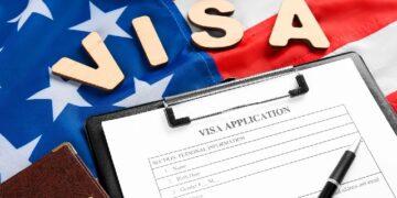 ଭାରତୀୟଙ୍କ ପାଇଁ ଲାଗୁ ହେଲା ନୂଆ ନିୟମ, H-1B ଏବଂ H-4 ଭିସା ପାଇଁ ସୋସିଆଲ ମିଡିଆ ପ୍ରୋଫାଇଲ ଯାଞ୍ଚ କରିବା ହେଲା ବାଧ୍ୟତାମୂଳକ