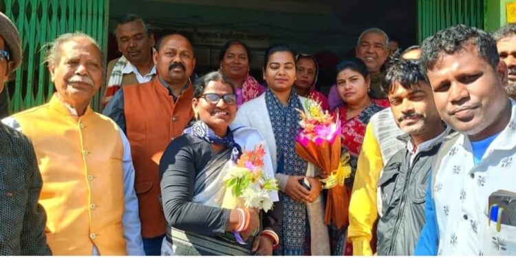 ଦୁଇ ଯୁବ ଓକିଲଙ୍କ ନବନିଯୁକ୍ତିକୁ ନେଇ ବାହାନଗାରେ ଖୁସିର ଲହର