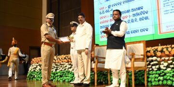 ପୋଲିସ ପଦକ ଓ ପ୍ରଶଂସା ପତ୍ରରେ ସମ୍ମାନିତ ହେଲେ ଦେବେନ୍ଦ୍ର ନାରାୟଣ ଦାଶ