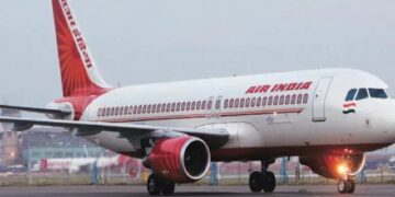 ଟଳିଲା ଅଘଟଣ : କଣ୍ଟେନର ସହିତ ଧକ୍କା ହେଲା ଏୟାର ଇଣ୍ଡିଆ ବିମାନ, ଇଞ୍ଜିନ କ୍ଷତିଗ୍ରସ୍ତ