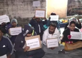 OSSC ସମ୍ମୁଖରେ ରାତି ସାରା ଜେଇ ପରୀକ୍ଷାର୍ଥୀଙ୍କ ଧାରଣା, ପରୀକ୍ଷା ସରିବାର ଦୀର୍ଘଦିନ ପରେ ବି ବାହାରୁନି ରେଜଲ୍ଟ