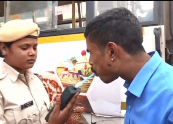 ଆମ ବସ୍ ଦୁର୍ଘଟଣା, ବସ୍ ଡ୍ରାଇଭରଙ୍କ ଡ୍ରିଙ୍କ୍ ଆଣ୍ଡ ଡ୍ରାଇଭ ଯାଞ୍ଚ