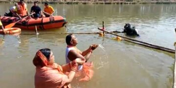 ବୈତରଣୀ ନଦୀ ଘାଟରେ ମକର ବୁଡ଼ ପକାଇଲେ ମୁଖ୍ୟମନ୍ତ୍ରୀ