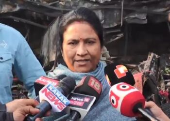 ଭୁବନେଶ୍ୱର ୧ ନଂ ହାଟରେ ଅଗ୍ନିକାଣ୍ଡ ଘଟଣା, ପ୍ଲାଷ୍ଟିକ୍ ସାମଗ୍ରୀ ବ୍ୟବହାର ପାଇଁ ଲାଗୁଛି ନିଆଁ: ମେୟର