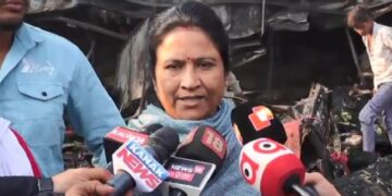 ଭୁବନେଶ୍ୱର ୧ ନଂ ହାଟରେ ଅଗ୍ନିକାଣ୍ଡ ଘଟଣା, ପ୍ଲାଷ୍ଟିକ୍ ସାମଗ୍ରୀ ବ୍ୟବହାର ପାଇଁ ଲାଗୁଛି ନିଆଁ: ମେୟର