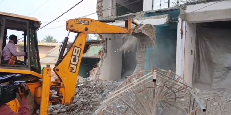 ଗୋପ ବଜାରରେ ଚାଲିଲା ବୁଲଡୋଜର, ସରକାରୀ ଜମି ଜଵର ଦଖଲ ଉଚ୍ଛେଦ