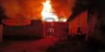 ରାତି ଅଧରେ ଲାଗିଲା ନିଆଁ, ଲକ୍ଷାଧିକ ଟଙ୍କାର ସମ୍ପତ୍ତି ନଷ୍ଟ