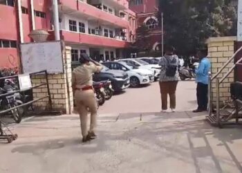 କଟକରେ କୋର୍ଟକୁ ପୁଣି ଆସିଲା ବୋମା ଧମକ, ଧମକପୂର୍ଣ୍ଣ ମେଲ୍‌ ପରେ ପୋଲିସ ଛାନ୍‌ଭିନ୍