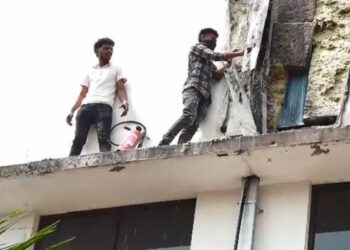 ରାଜଧାନୀରେ ଭୟାବହ ଅଗ୍ନିକାଣ୍ଡ, ମଞ୍ଚେଶ୍ୱର ଶିଳ୍ପାଞ୍ଚଳର ଏକ କପଡ଼ା ଫ୍ୟାକ୍ଟ୍ରିରେ ଲାଗିଛି ନିଆଁ