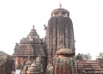 ଚଳଚଞ୍ଚଳ ଲିଙ୍ଗରାଜ ମନ୍ଦିର, ରାତି ୧୦ଟାରେ ଉଠିବ ଲିଙ୍ଗରାଜ ପ୍ରଭୁଙ୍କ ମହାଦୀପ