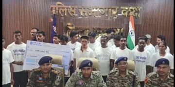 ୨୨ ହାର୍ଡକୋର ମାଓବାଦୀଙ୍କ ଆତ୍ମସମର୍ପଣ, ଛତିଶଗଡ଼ ସୁକମା ଏସପିଙ୍କ ନିକଟରେ ଆତ୍ମସମର୍ପଣ