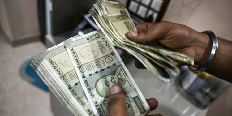 ଓଡ଼ିଶା ଭିଜିଲାନ୍ସ ଇତିହାସରେ ସବୁଠାରୁ ବଡ଼ ନଗଦ ଜବତ, ଖଣି ଅଫିସରଙ୍କ ଘରୁ ମିଳିଲା ୪ କୋଟି କ୍ୟାସ୍