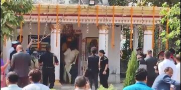 ମନ୍ଦିର ବେଢାରେ ଝାଡ଼ୁ ମାରିଲେ ରାଷ୍ଟ୍ରପତି, କଡାକଡି କରାଯାଇଛି ସୁରକ୍ଷା ବ୍ୟବସ୍ଥା