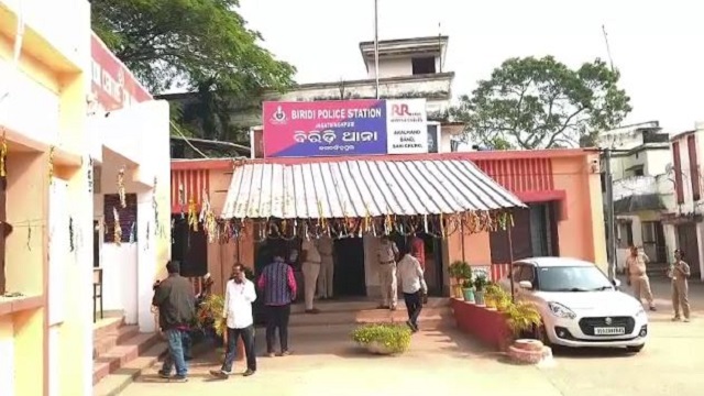 କୋର୍ଟ ଚାଲାଣ ବେଳେ କଏଦୀ ଫେରା, ମେଡିକାଲ ପାଚେରୀ ଡେଇଁ ଚମ୍ପଟ