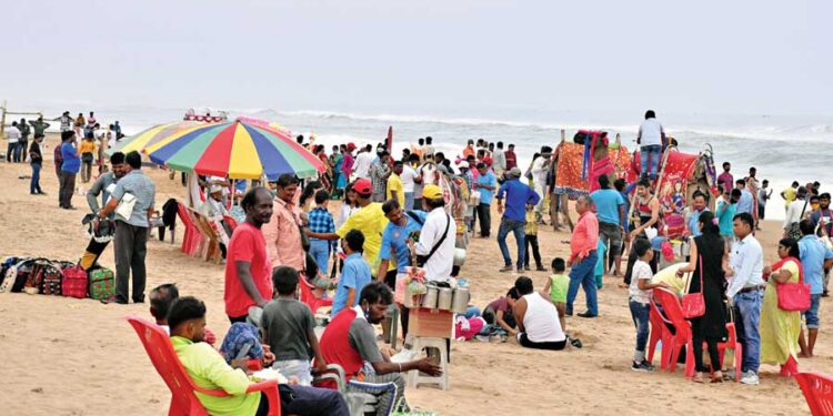 ପୁରୀ ସମୁଦ୍ର ବେଳାଭୂମିରେ ଅଘଟଣ, ବୁଡ଼ିଯାଇ ୨ ପର୍ଯ୍ୟଟକଙ୍କ ମୃତ୍ୟୁ