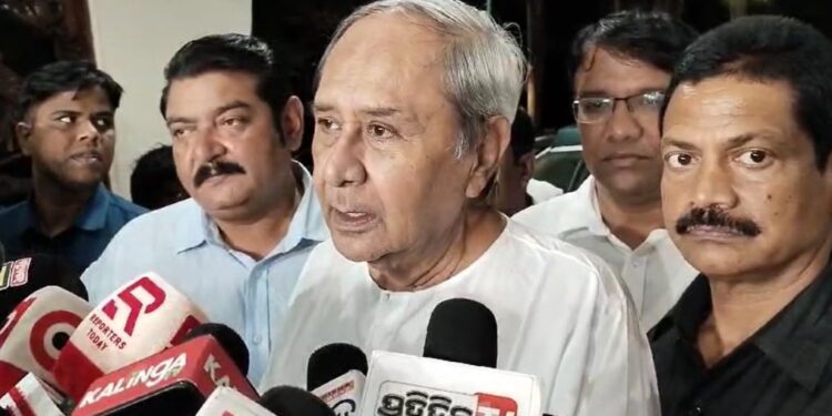 “ଉପାସନା ମହାପାତ୍ରଙ୍କ ଭୋଟ ଆଚରଣ ବିଧି ଉଲ୍ଲଂଘନ କରେ’: ଅଭିଯୋଗ କଲେ ନବୀନ ପଟ୍ଟନାୟକ