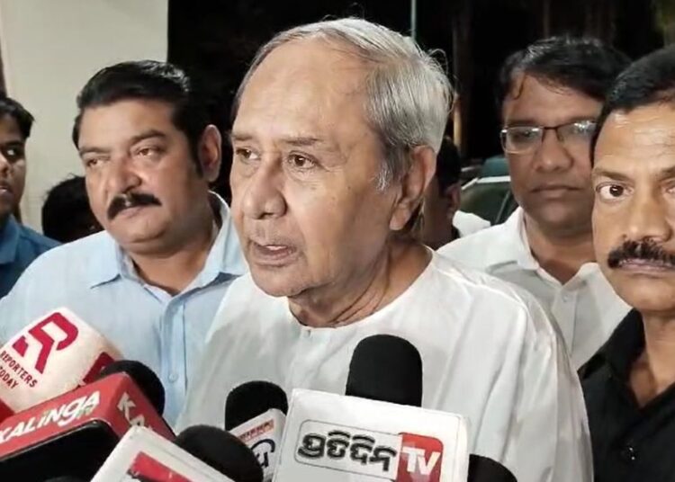 “ଉପାସନା ମହାପାତ୍ରଙ୍କ ଭୋଟ ଆଚରଣ ବିଧି ଉଲ୍ଲଂଘନ କରେ’: ଅଭିଯୋଗ କଲେ ନବୀନ ପଟ୍ଟନାୟକ