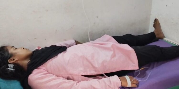 କଲେଜ ଛାତ୍ରୀଙ୍କୁ ମରଣତ୍ମକ ଆକ୍ରମଣ, ପରୀକ୍ଷା ଦେବାକୁ ଯାଉଥିବା ସମୟରେ ବ୍ଲେଡରେ ଆକ୍ରମଣ